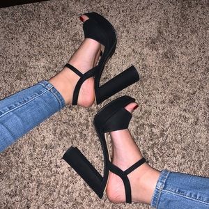 90’s Black Wedges